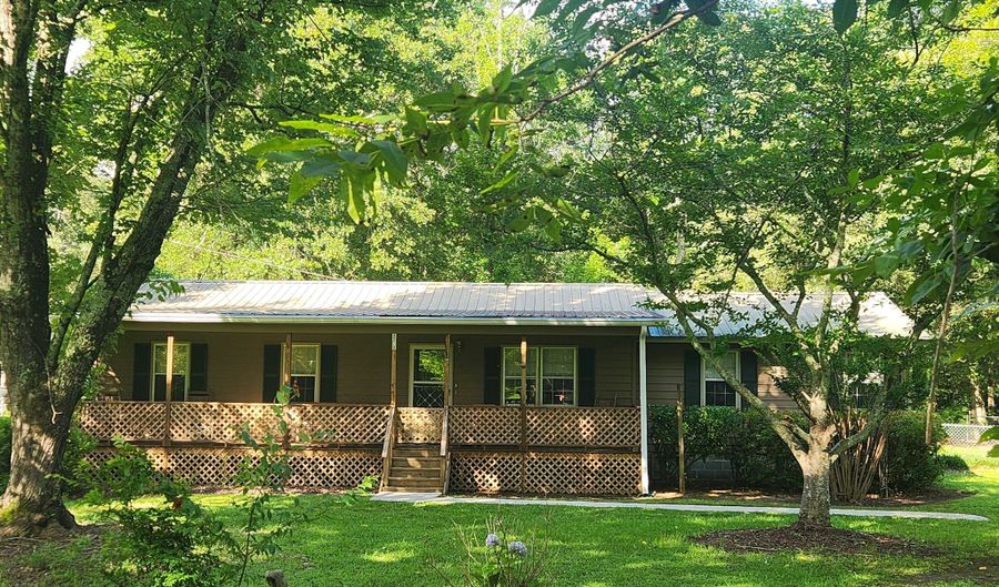 1571 Highway 341, Barnesville, GA 30204 - 3 Beds, 2 Bath
