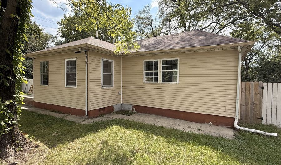 1439 W Hanna Ave, Indianapolis, IN 46217 - 3 Beds, 2 Bath