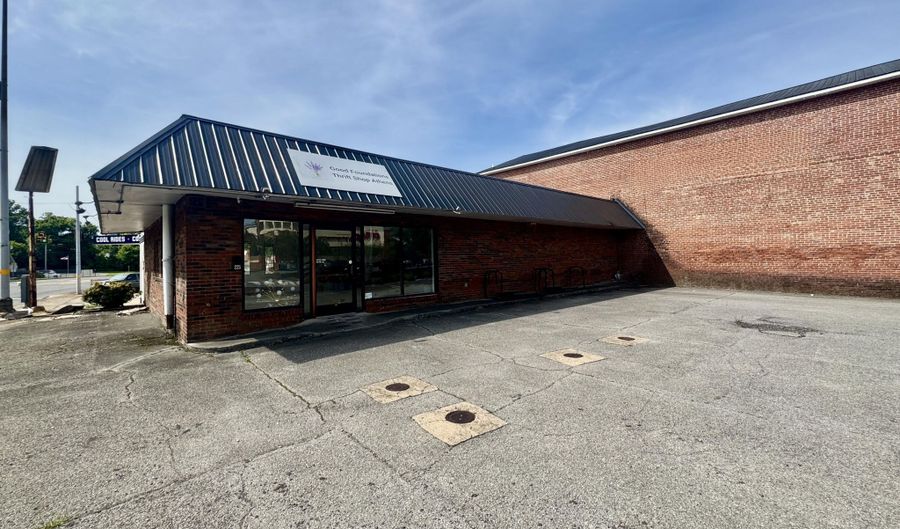 225 E Washington Ave, Athens, TN 37303 - 0 Beds, 0 Bath