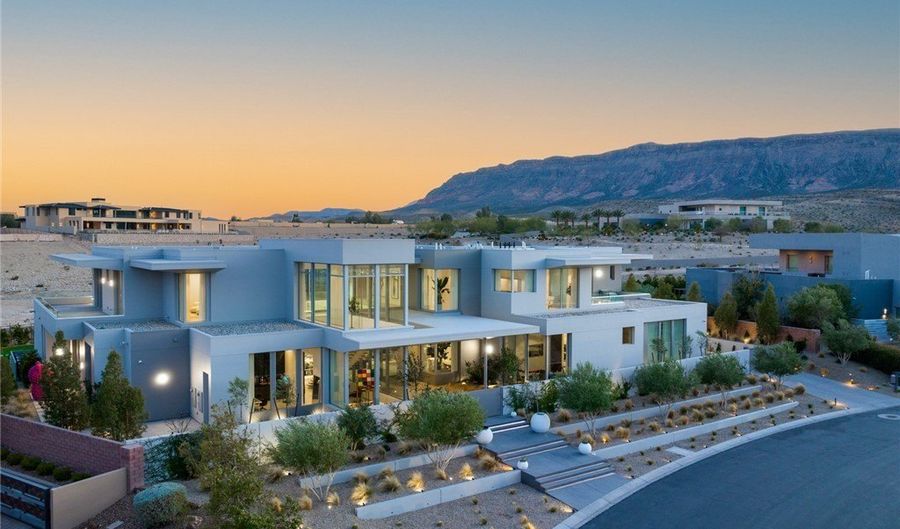 14 Magic Stone Ln, Las Vegas, NV 89135 - 6 Beds, 90 Bath