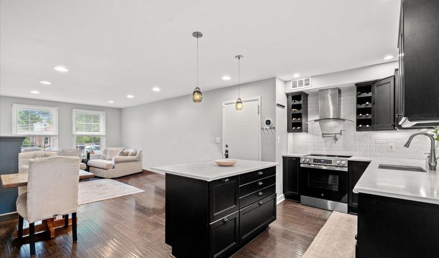 4416 34TH St S A2, Arlington, VA 22206 - 2 Beds, 2 Bath