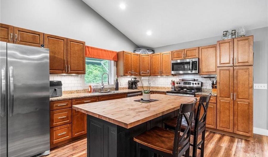 51 Paine Rd, Foster, RI 02825 - 3 Beds, 3 Bath