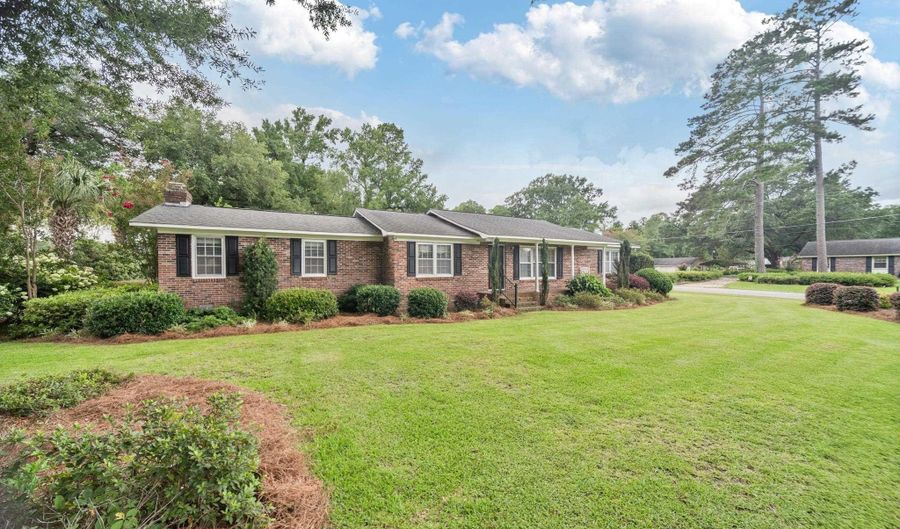 171 Elizabeth St, Bamberg, SC 29003 - 3 Beds, 3 Bath