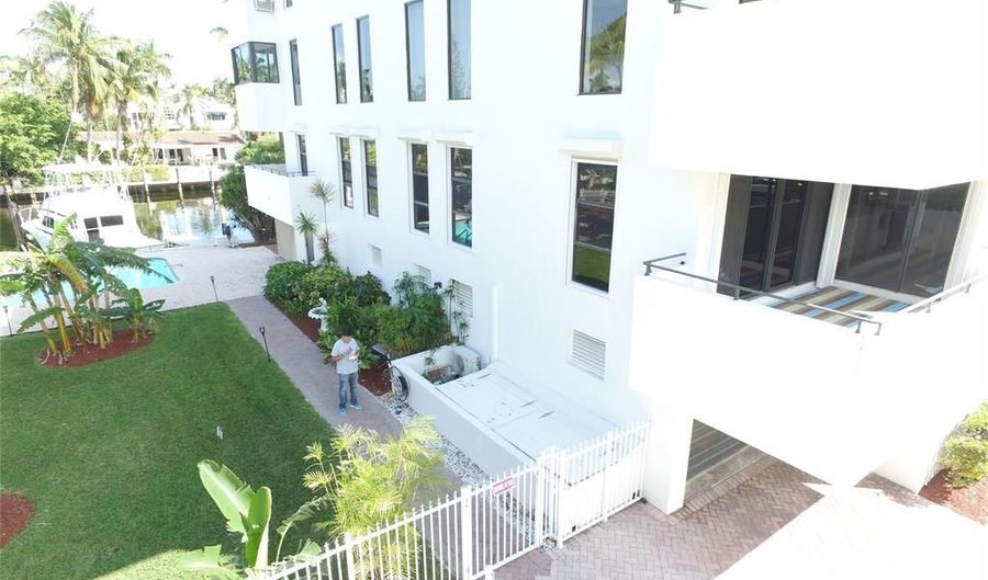 76 Isle Of Venice Dr f, Fort Lauderdale, FL 33301 - 2 Beds, 2 Bath