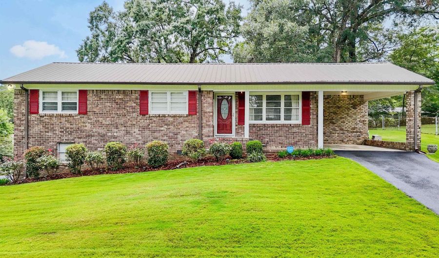 705 4TH Ave, Alabaster, AL 35007 - 3 Beds, 2 Bath