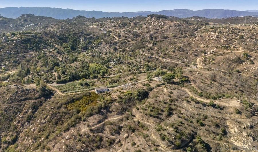 38795 Harris Truck Trl, Fallbrook, CA 92028 - 3 Beds, 3 Bath