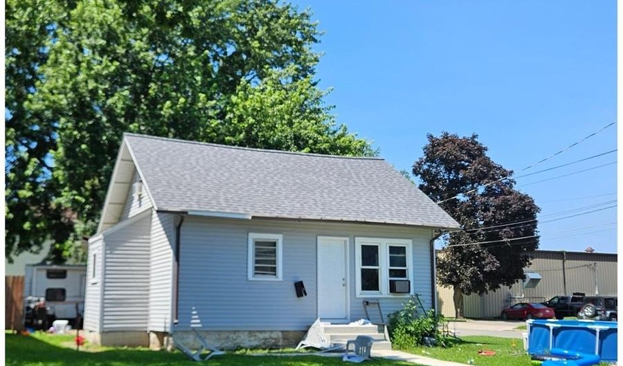 1112 Madison Ave, Albert Lea, MN 56007 - 2 Beds, 1 Bath