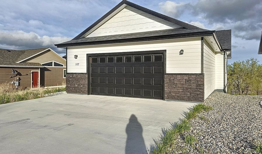 107 Watkins St, Buffalo, WY 82834 - 3 Beds, 2 Bath