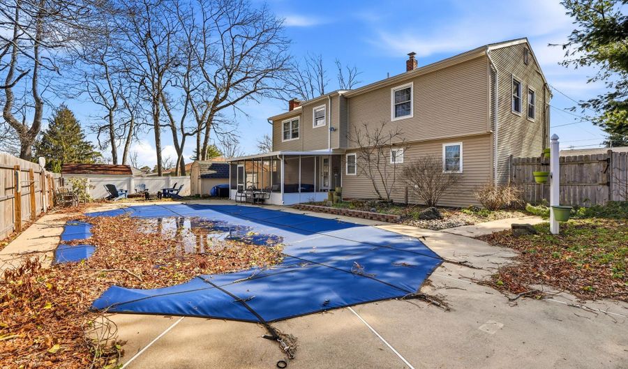 1016 Longboat Ave, Beachwood, NJ 08722 - 4 Beds, 2 Bath