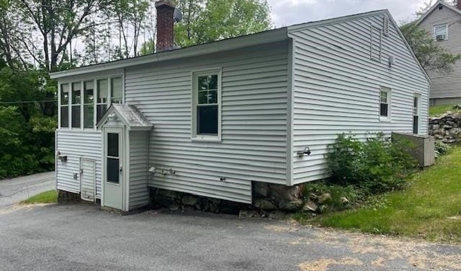 703 6Th Ave, Berlin, NH 03570 - 2 Beds, 1 Bath