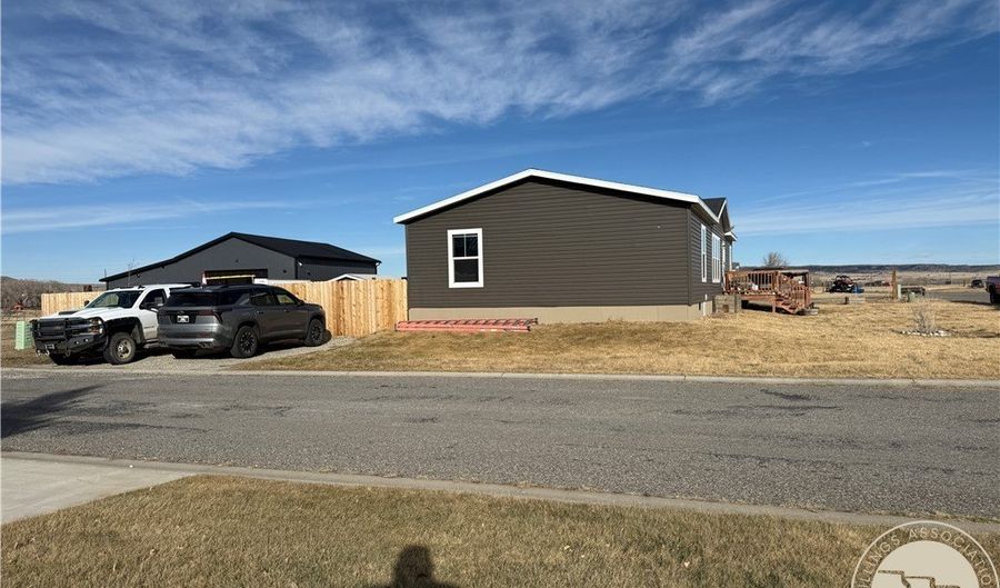 1100 2nd Ave, Big Timber, MT 59011 - 3 Beds, 2 Bath