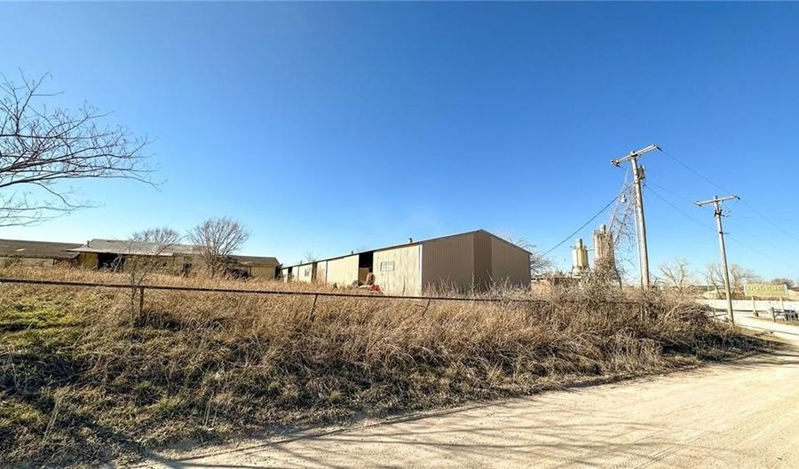 1725 N Mississippi Ave, Ada, OK 74820 - 0 Beds, 0 Bath