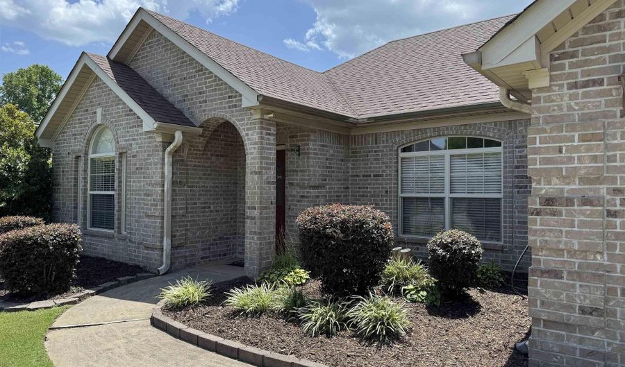 1995 Shelby Dr, Benton, AR 72015 - 3 Beds, 2 Bath