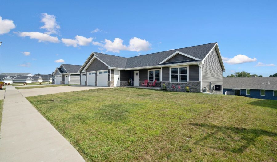 2160 Cheyenne, Asbury, IA 52002 - 4 Beds, 3 Bath