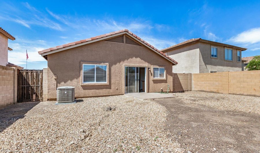 22813 W GARDENIA Dr, Buckeye, AZ 85326 - 3 Beds, 2 Bath