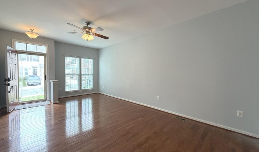 2911 LOMOND Pl, Abingdon, MD 21009 - 3 Beds, 4 Bath