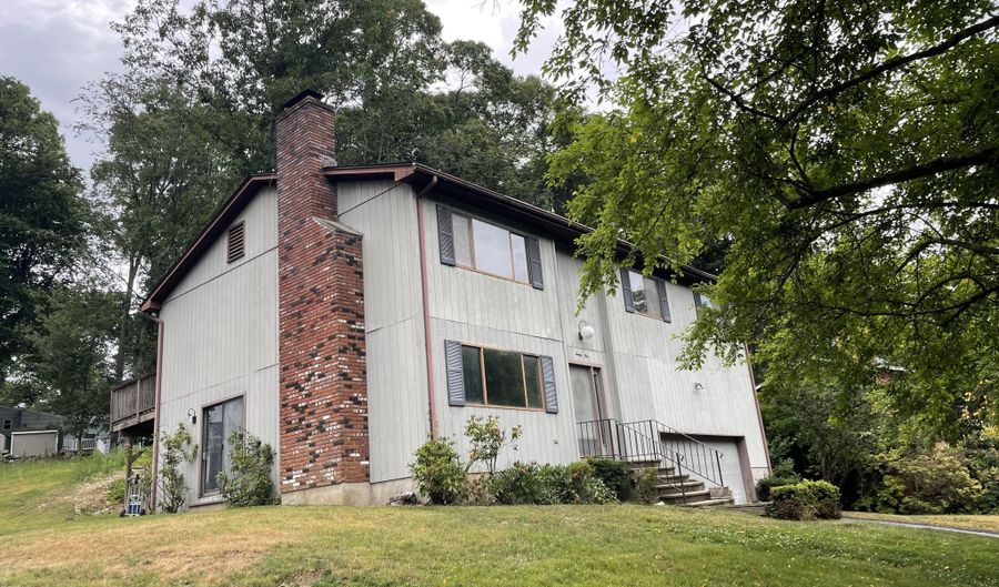21 Windsor Ln, Cos Cob, CT 06807 - 4 Beds, 3 Bath