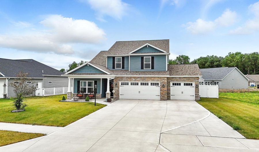 5617 Bear Creek Pass, Auburn, IN 46706 - 4 Beds, 3 Bath