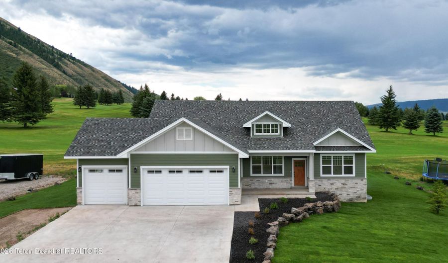 127 E PAPWORTH Ln, Afton, WY 83110 - 3 Beds, 2 Bath