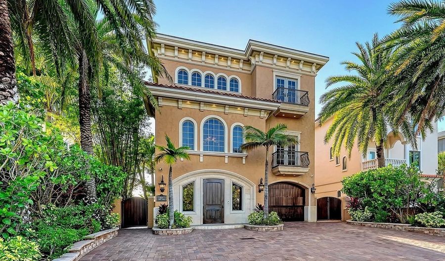 801 N SHORE Dr, Anna Maria, FL 34216 - 3 Beds, 4 Bath