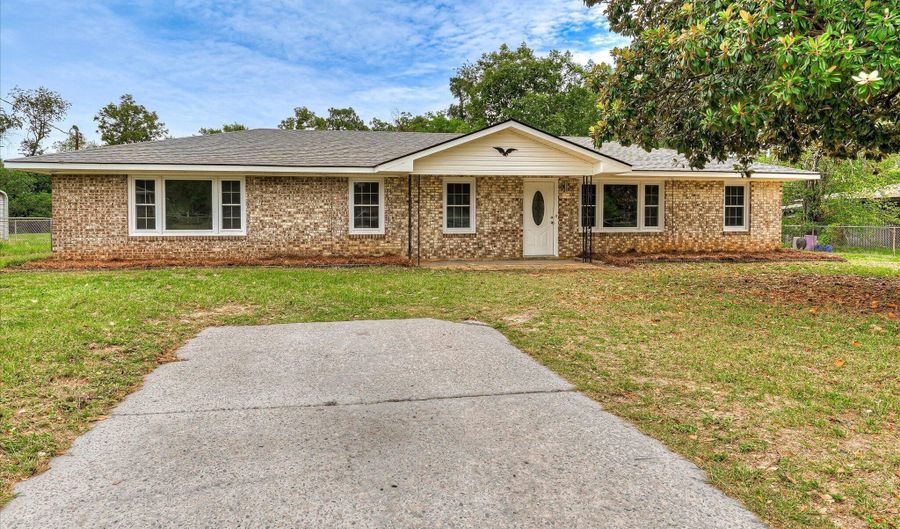 1506 Halton Rd, Augusta, GA 30909 - 4 Beds, 3 Bath