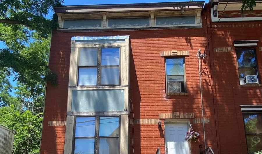 18 Voorhees St 1, Amsterdam, NY 12010 - 2 Beds, 1 Bath