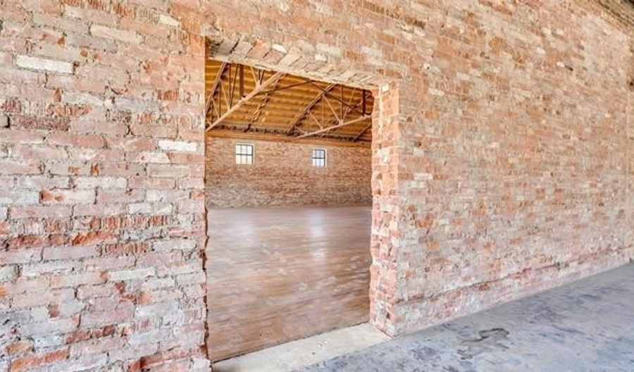 815 W Broadway St, Ardmore, OK 73401 - 0 Beds, 0 Bath