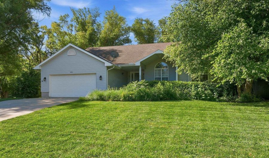 401 Fir St, Ashland, NE 68003 - 3 Beds, 4 Bath