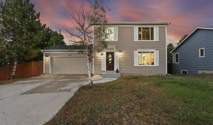 5225 SUNSET Dr, Cheyenne, WY 82009 - 3 Beds, 4 Bath