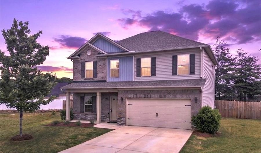 524 Marathon Ct, Boiling Springs, SC 29316 - 4 Beds, 3 Bath