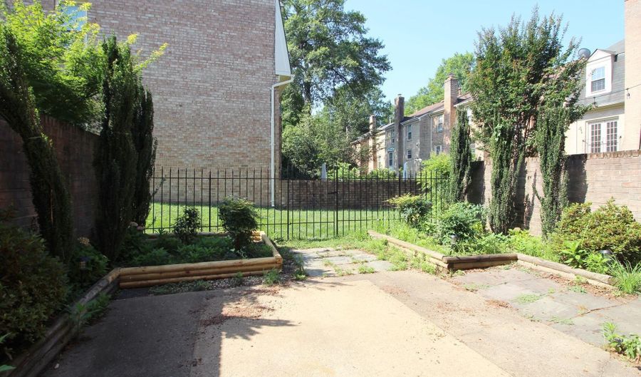436 N PARK Dr, Arlington, VA 22203 - 3 Beds, 4 Bath