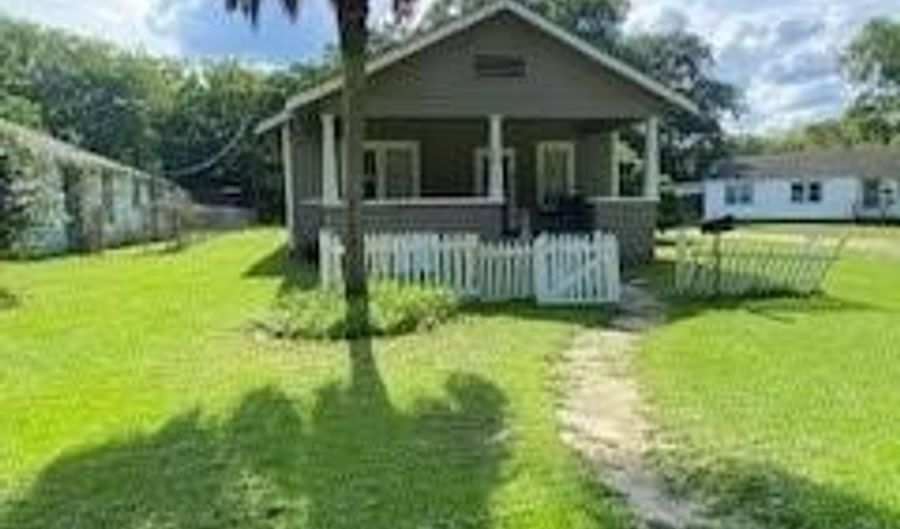 217 BEALL St, Bogalusa, LA 70427 - 3 Beds, 1 Bath