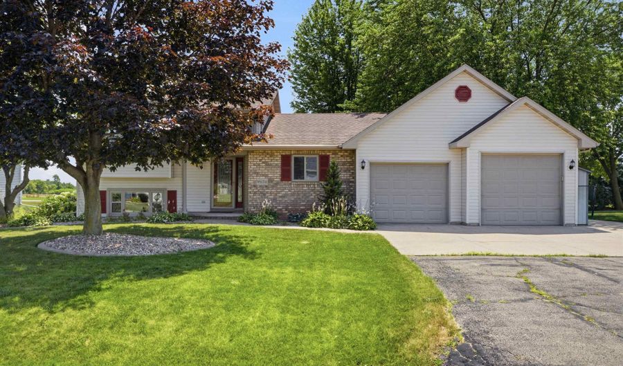 W6741 LYDIA Lane, Appleton, WI 54915 - 4 Beds, 2 Bath