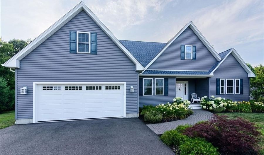 11 Kendall Ct, Charlestown, RI 02813 - 3 Beds, 3 Bath