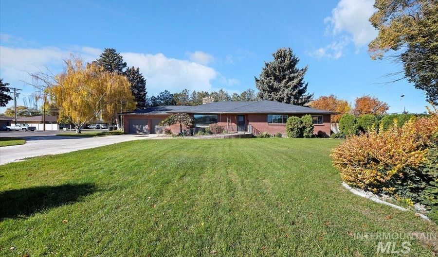 2240 Overland Ave, Burley, ID 83318 - 0 Beds, 0 Bath