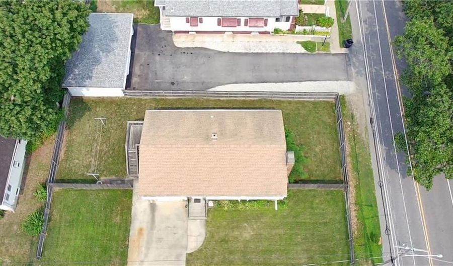 9 Whitaker Ave, East Providence, RI 02916 - 3 Beds, 2 Bath