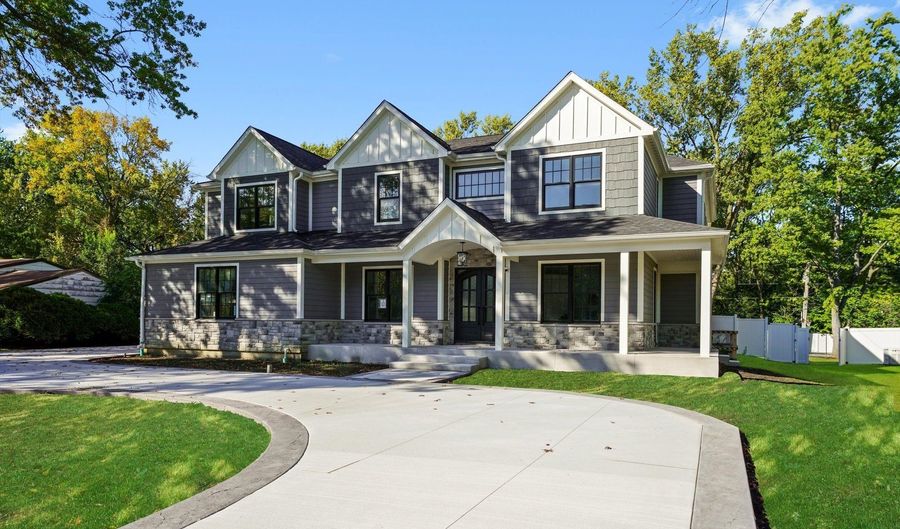 1418 W Maude Ave, Arlington Heights, IL 60004 - 5 Beds, 5 Bath