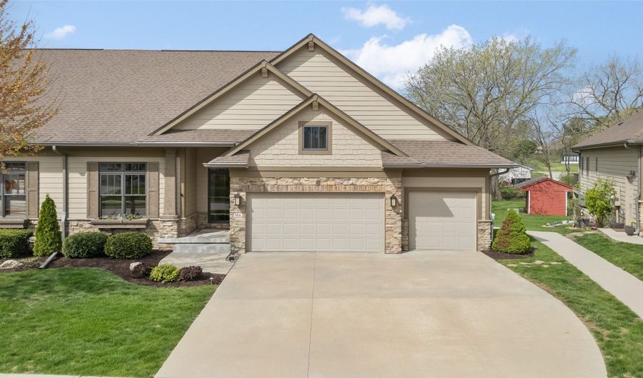 904 Eagle Creek Blvd SW, Altoona, IA 50009 - 3 Beds, 3 Bath