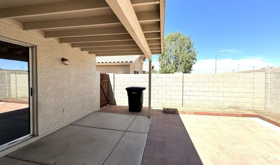629 N KENNETH Pl, Chandler, AZ 85226 - 3 Beds, 2 Bath