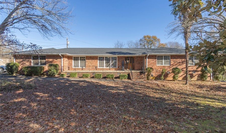 307 Creamer Rd, Anderson, SC 29625 - 3 Beds, 4 Bath