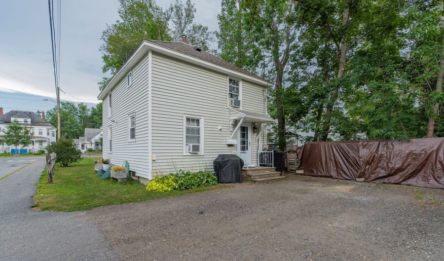 201 North St, Bath, ME 04530 - 3 Beds, 2 Bath