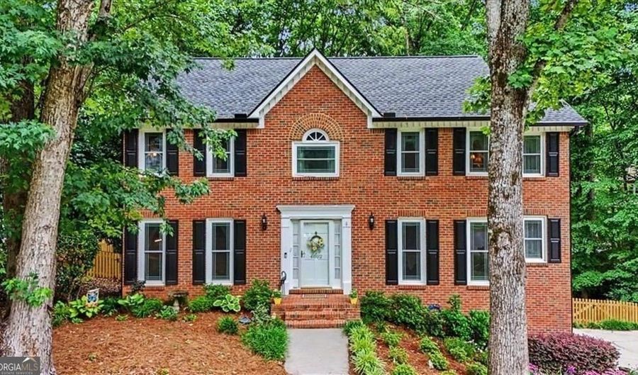 4802 Thornwood Dr, Acworth, GA 30102 - 5 Beds, 3 Bath