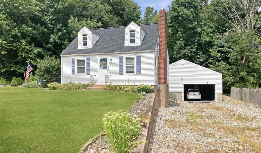 39 Aspinall Dr, Andover, CT 06232 - 3 Beds, 1 Bath