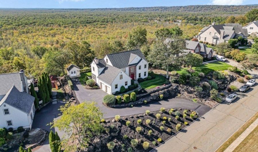 35 Rosenbrook Dr, Bayonne, NJ 07035 - 4 Beds, 3 Bath