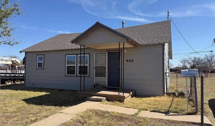 906 N Jackson St, Altus, OK 73521 - 2 Beds, 1 Bath
