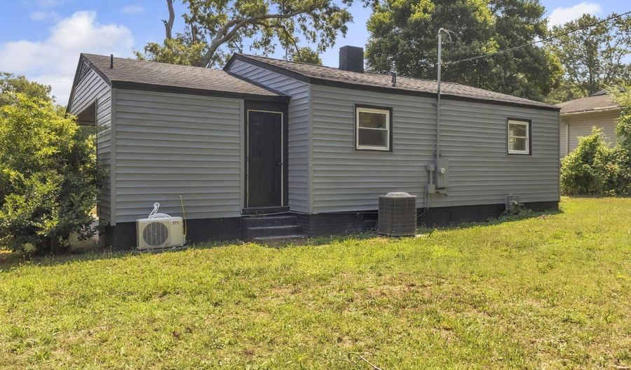 2318 S McDuffie St, Anderson, SC 29624 - 2 Beds, 2 Bath