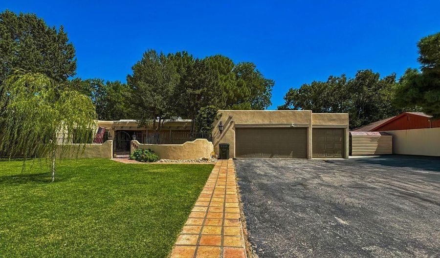 1412 Doepp Dr, Carlsbad, NM 88220 - 4 Beds, 4 Bath