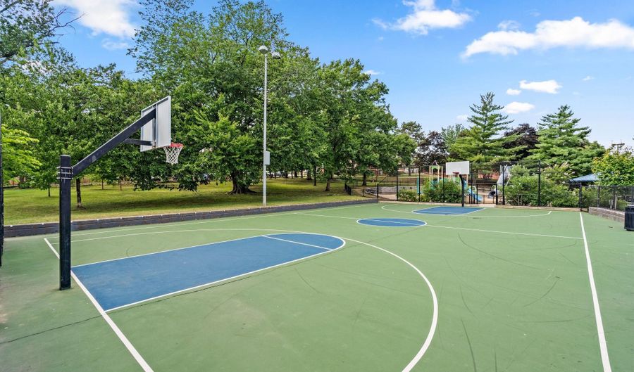 938 S ROLFE St, Arlington, VA 22204 - 3 Beds, 3 Bath