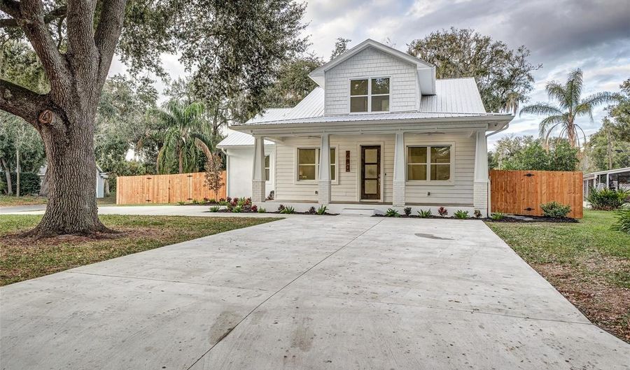 680 BARTOW Blvd, Bartow, FL 33830 - 4 Beds, 4 Bath