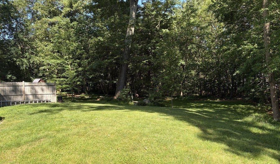37 R Sheldon St 37R, Billerica, MA 01862 - 3 Beds, 1 Bath